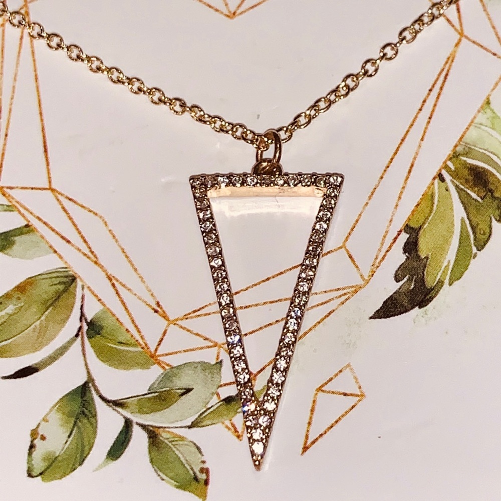 🆕 GET GEM PAVE TRIANGLE NECKLACE